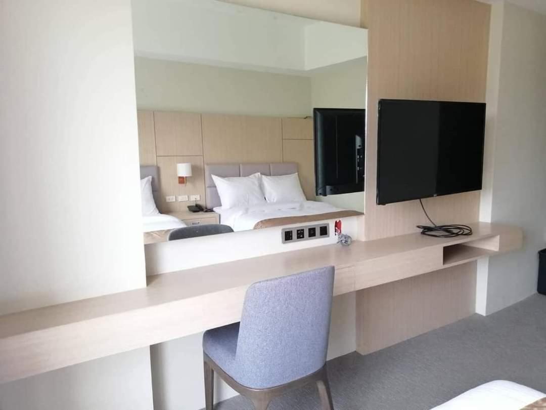 Sotogrande Neopolitan Hotel Quezon City Εξωτερικό φωτογραφία